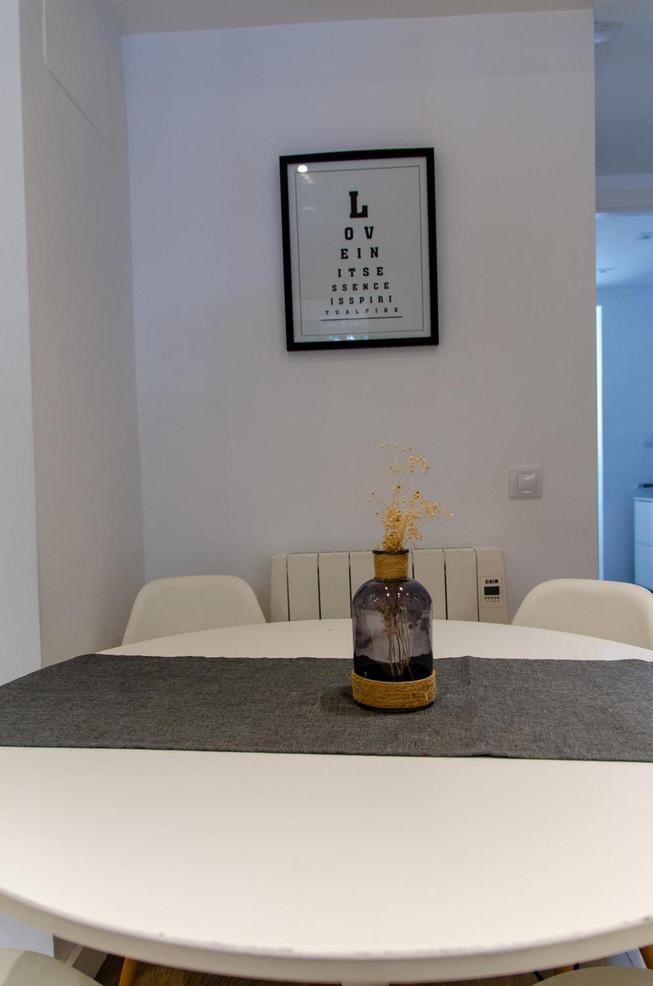 Apartamento Moderno En Triana 2 Dormitorios Y Aire Acondicionado Sevilla Exterior foto